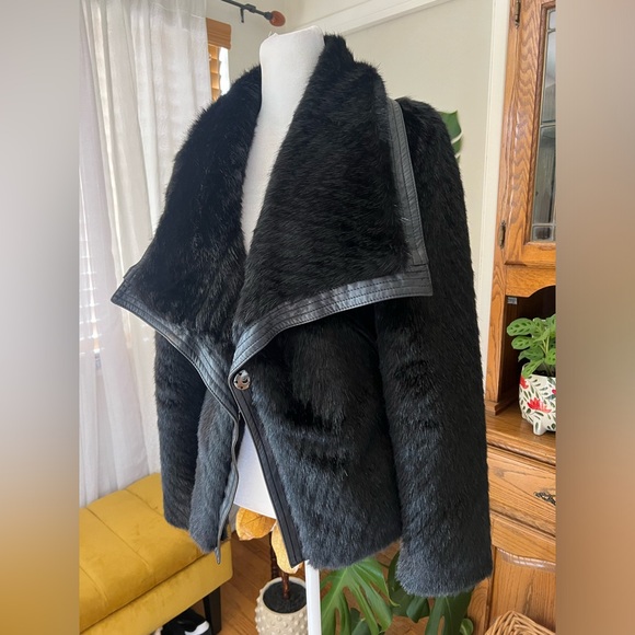 Bebe beautiful faux fur jacket - Picture 5 of 6